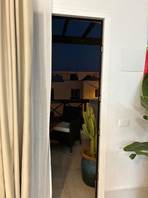 Moderno Apartamento Cerca Al Mar Tías Exterior foto