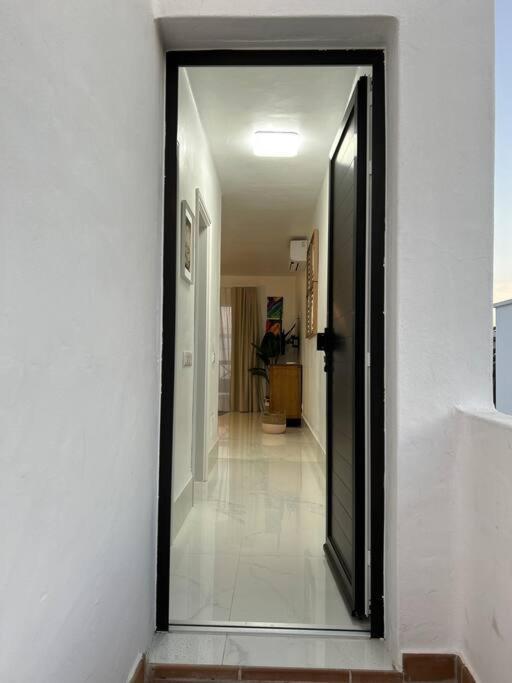 Moderno Apartamento Cerca Al Mar Tías Exterior foto